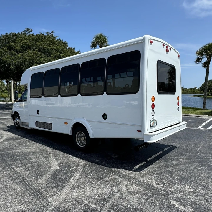 2012 Chevrolet Express - Image 8 of 12