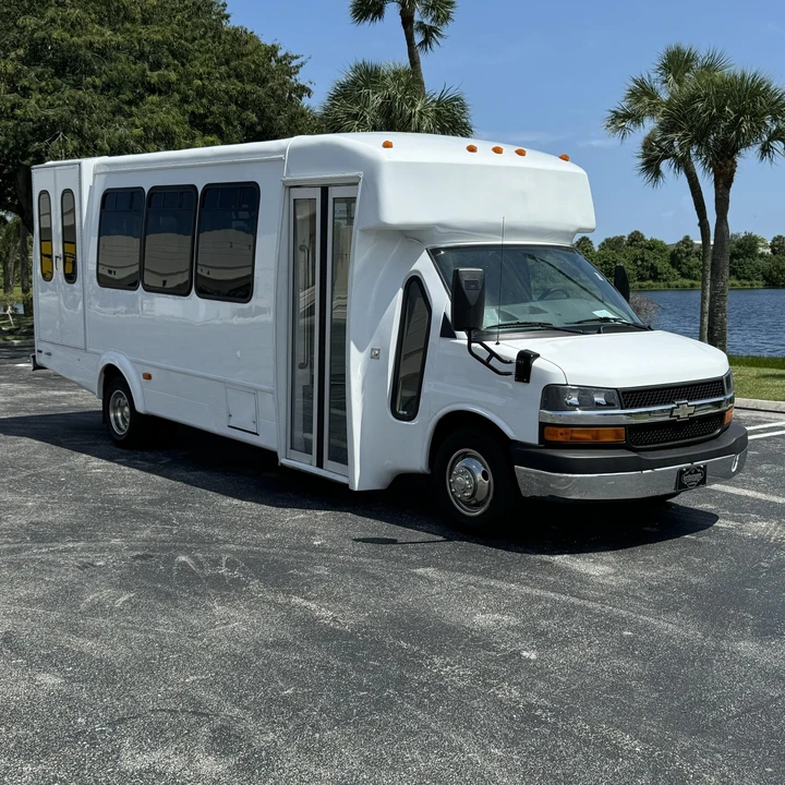2012 Chevrolet Express - Image 4 of 12