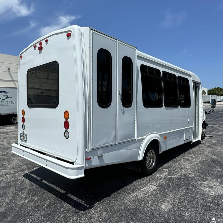 2012 Chevrolet Express - Image 10 of 12