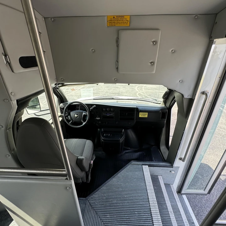 2012 Chevrolet Express - Image 17 of 21