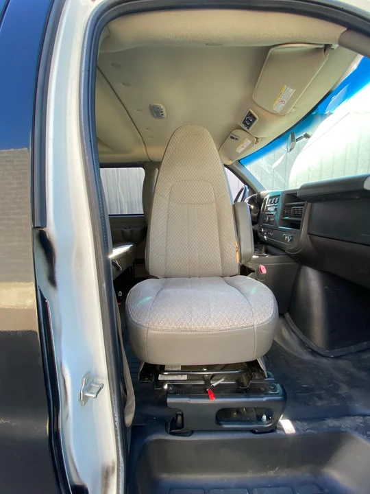 2012 Chevrolet Express - Image 9 of 21