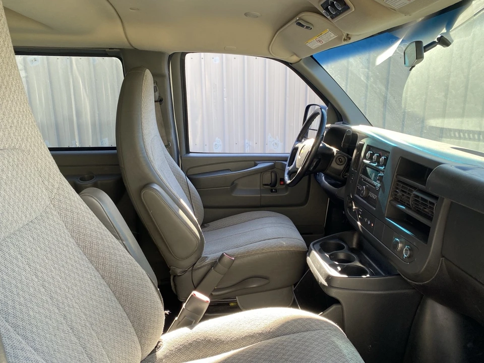 2012 Chevrolet Express - Image 10 of 21