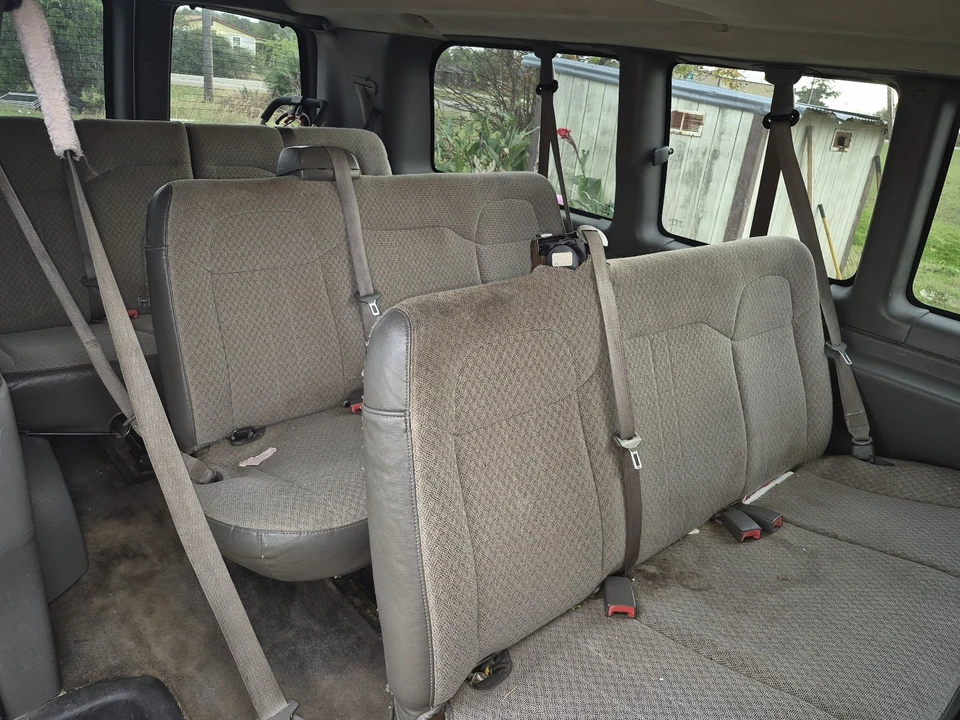 2012 Chevrolet Express - Image 7 of 9