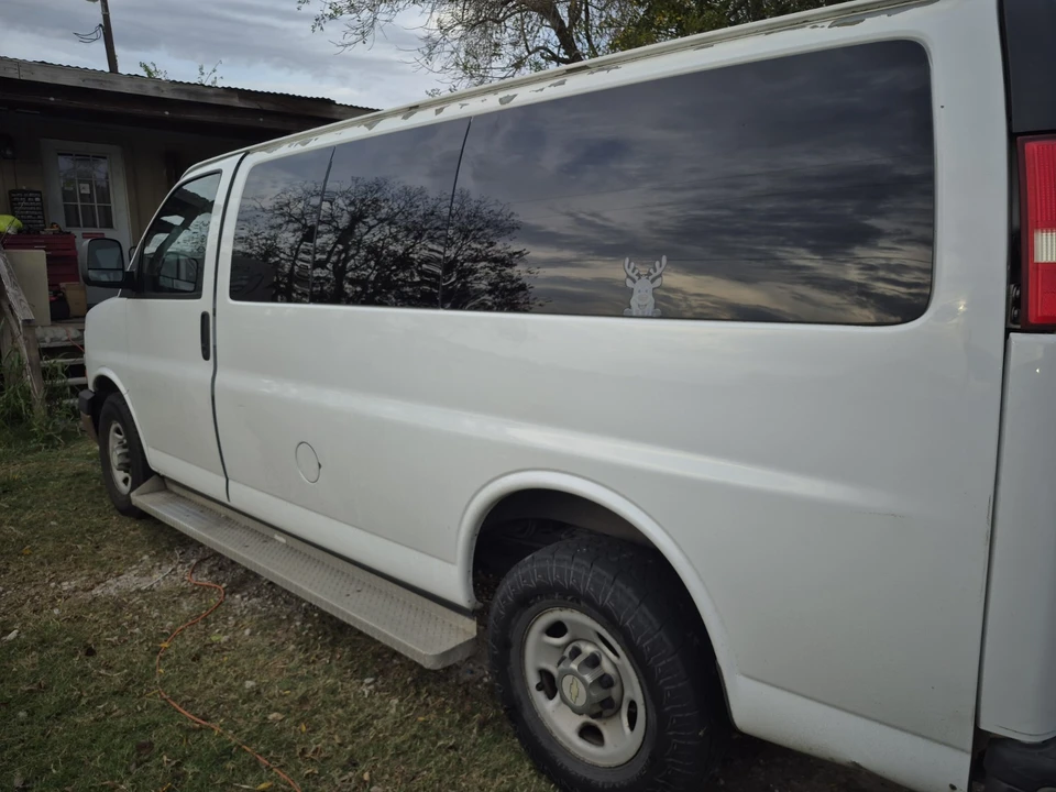 2012 Chevrolet Express - Image 5 of 10