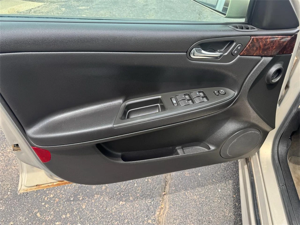 2012 Chevrolet Impala 9th Gen - Image 14 of 31