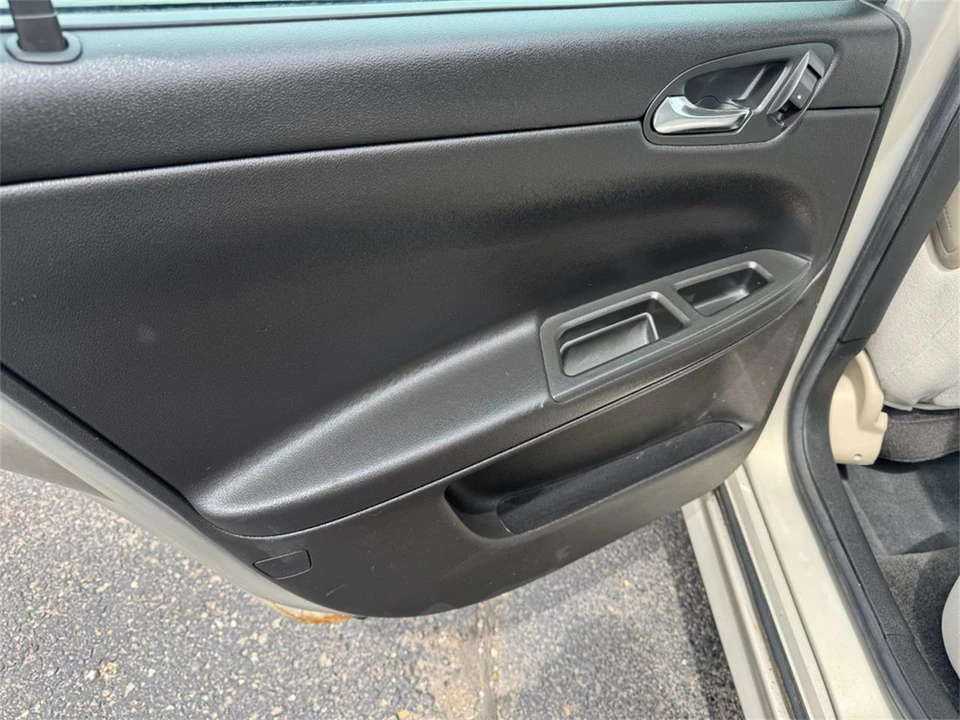2012 Chevrolet Impala 9th Gen - Image 21 of 31