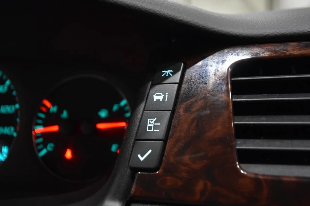 2012 Chevrolet Impala 9th Gen - Image 24 of 31