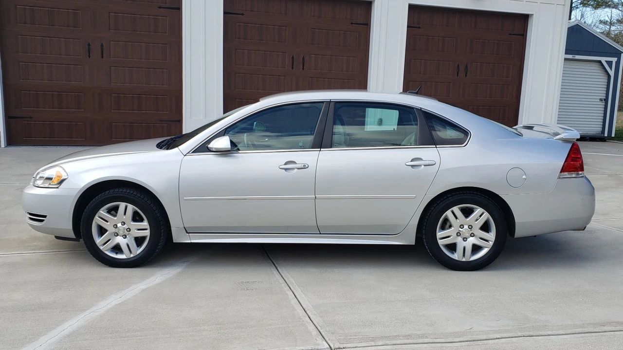 2012 Chevrolet Impala 9th Gen - Image 2 of 21