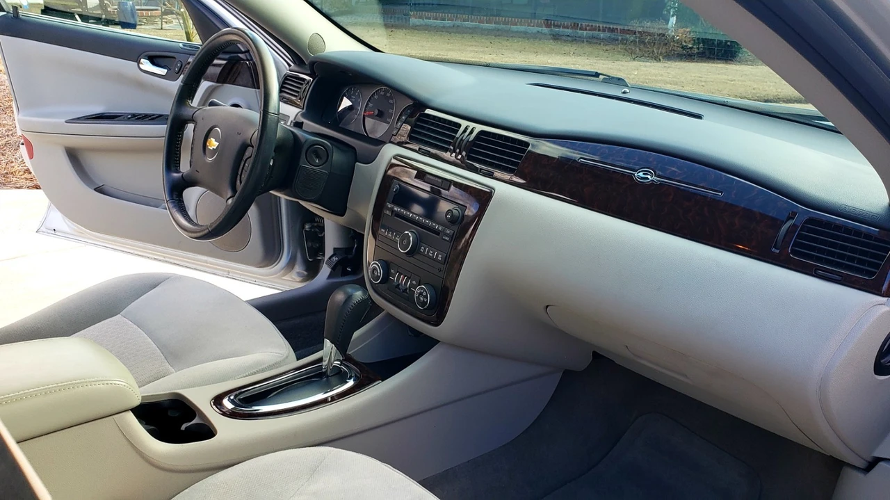 2012 Chevrolet Impala 9th Gen - Image 20 of 21