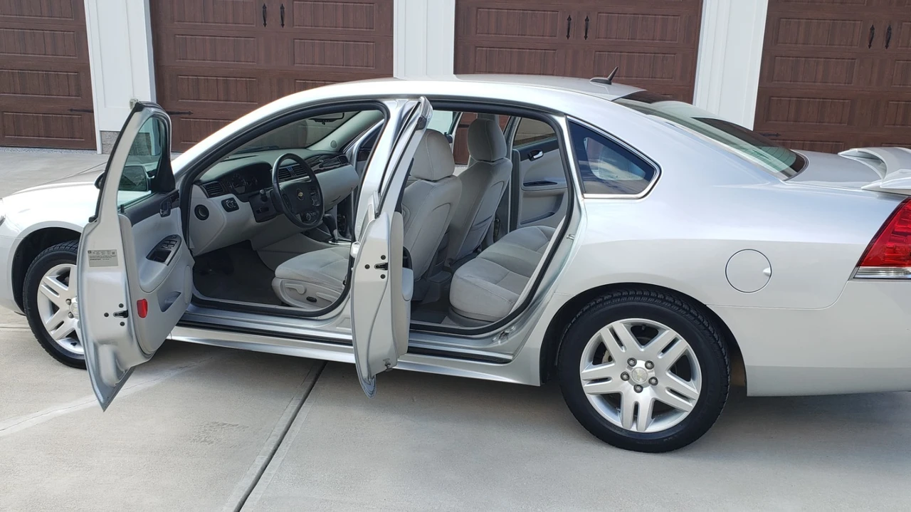 2012 Chevrolet Impala 9th Gen - Image 17 of 21