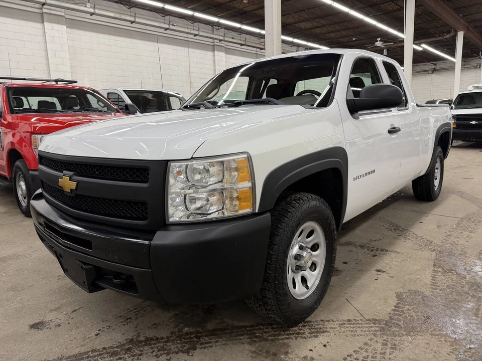 2012 Chevrolet Silverado 2nd Gen - Image 2 of 12