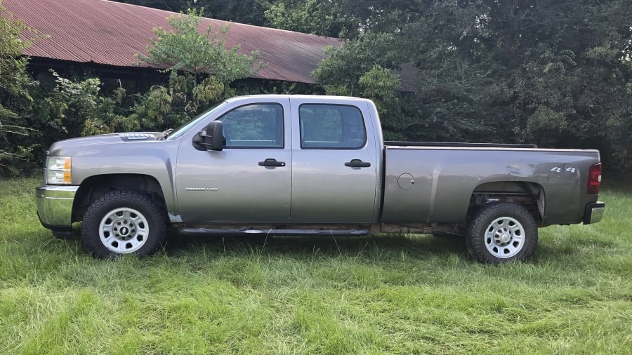 2012 Chevrolet Silverado Heavy Duty 2nd Gen - Image 2 of 19