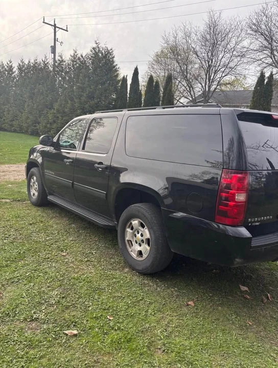2012 Chevrolet Suburban 10th Gen - Image 5 of 14