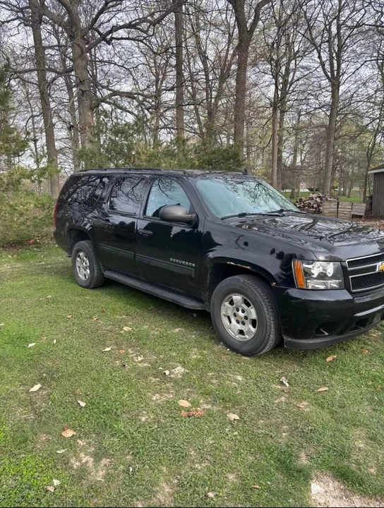 2012 Chevrolet Suburban 10th Gen - Image 3 of 14