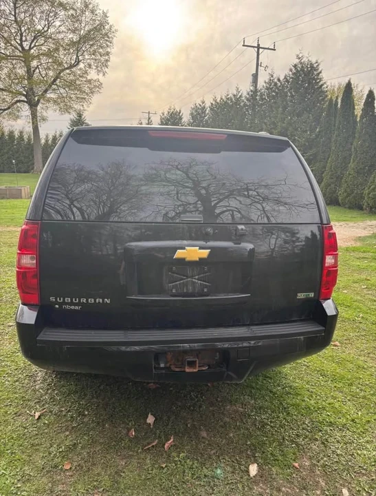 2012 Chevrolet Suburban 10th Gen - Image 4 of 14