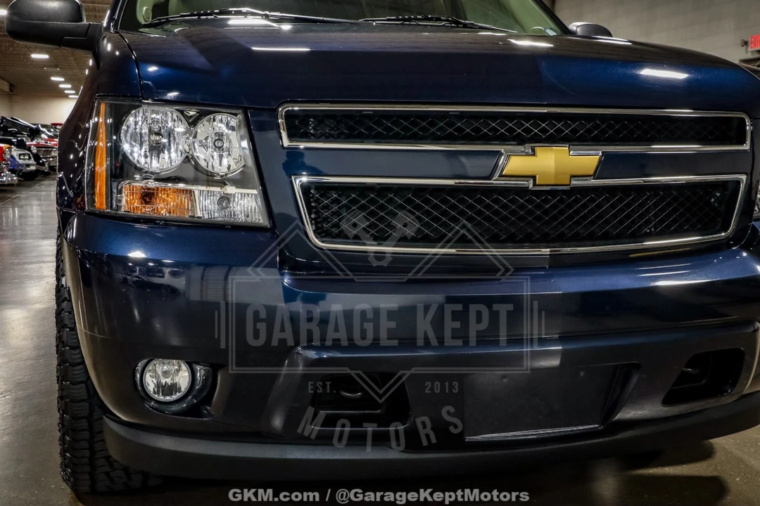 2012 Chevrolet Suburban 10th Gen - Image 18 of 21