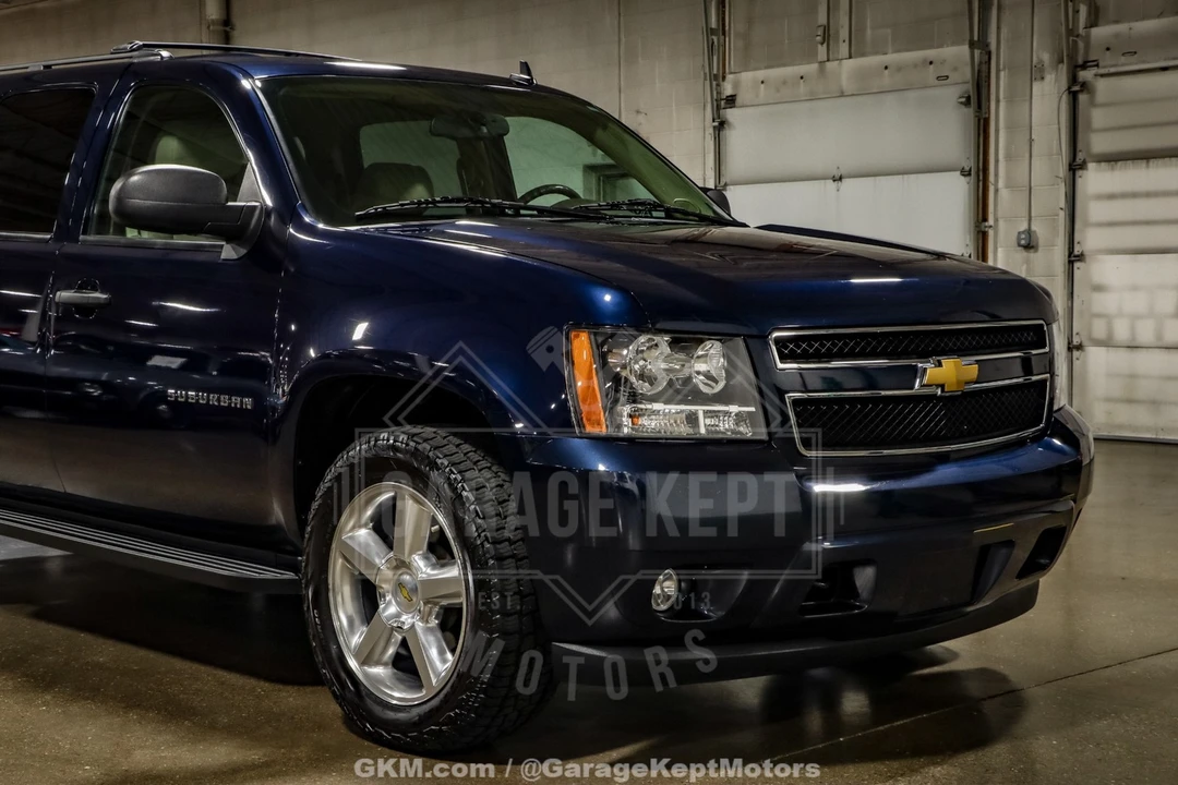 2012 Chevrolet Suburban 10th Gen - Image 14 of 21