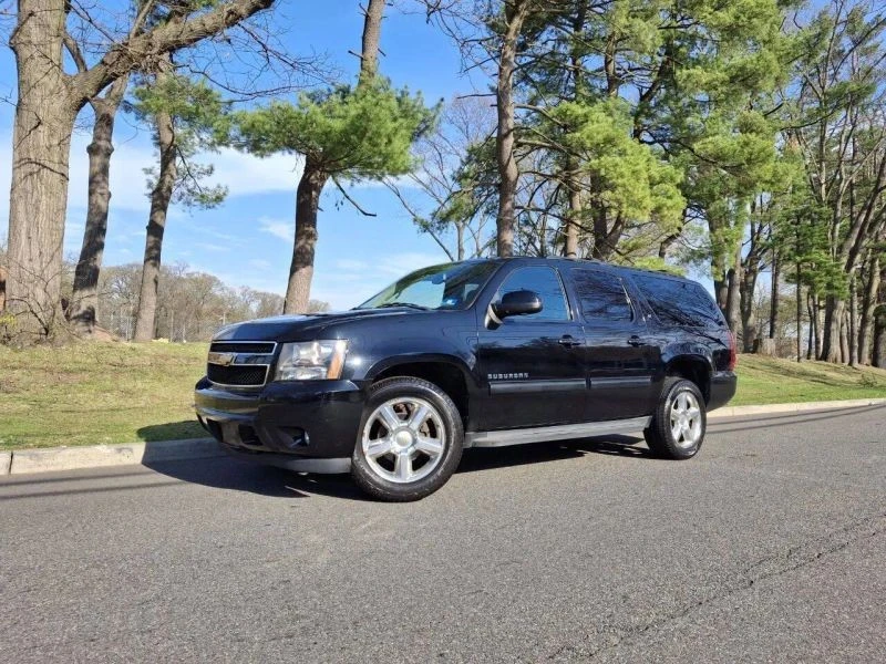 2012 Chevrolet Suburban 10th Gen - Image 2 of 12