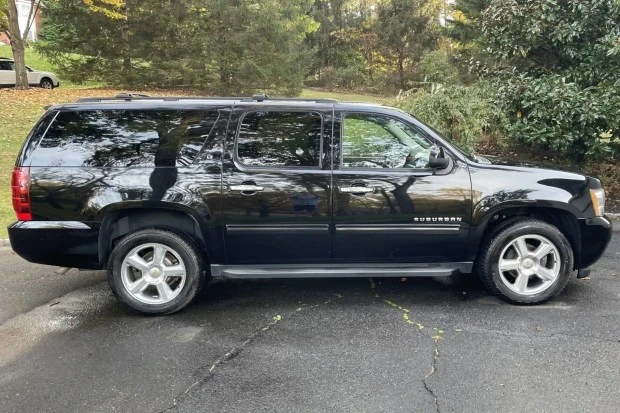 2012 Chevrolet Suburban 10th Gen - Image 3 of 7