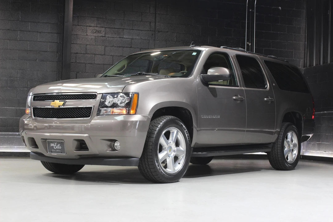 2012 Chevrolet Suburban 10th Gen - Image 2 of 21