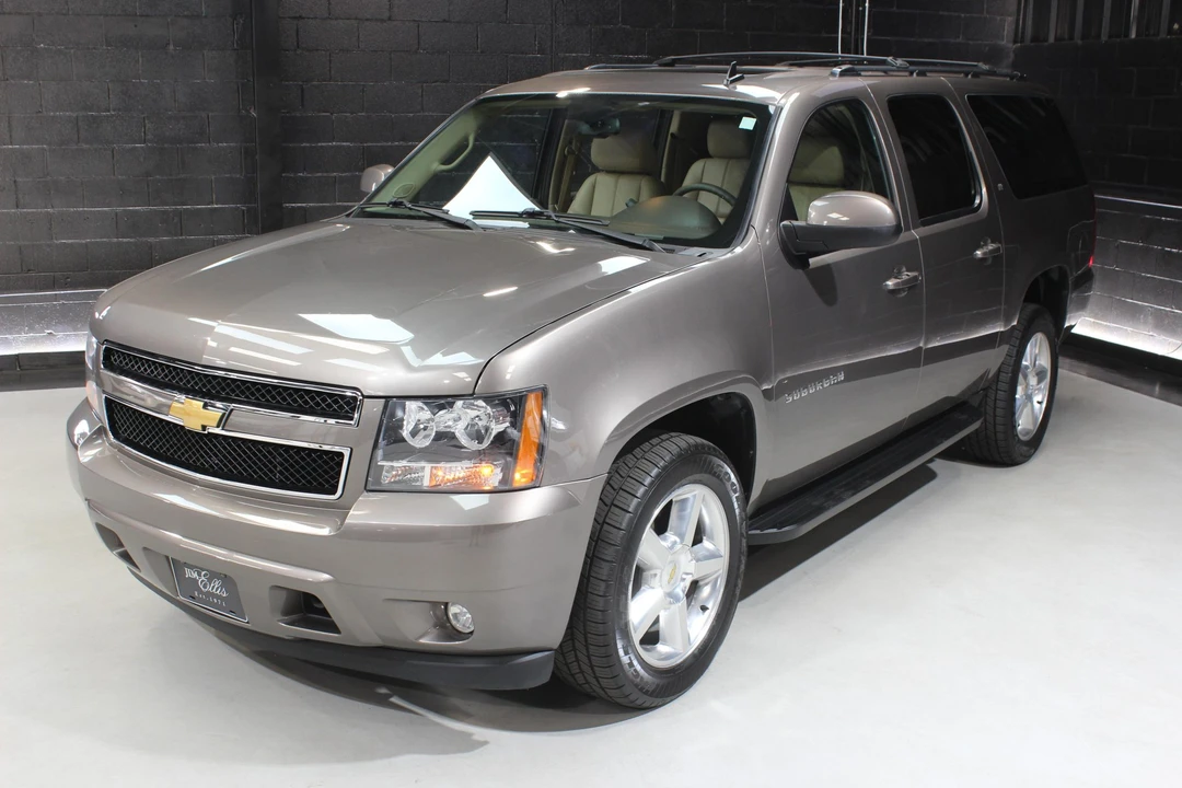 2012 Chevrolet Suburban 10th Gen - Image 3 of 21