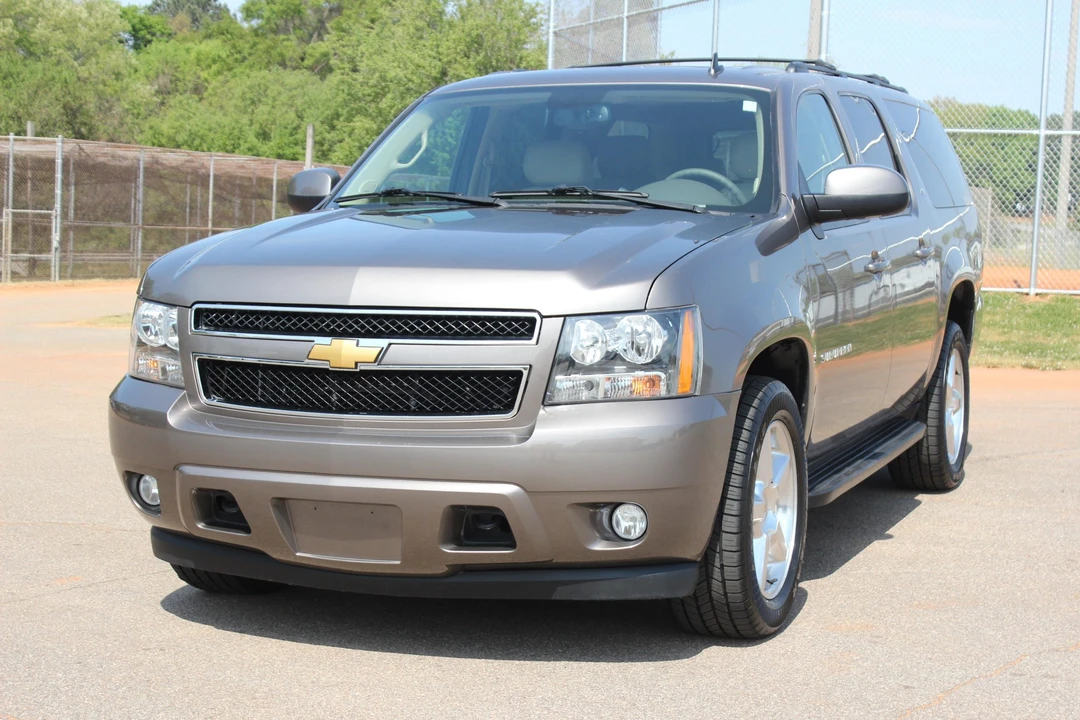 2012 Chevrolet Suburban 10th Gen - Image 14 of 21