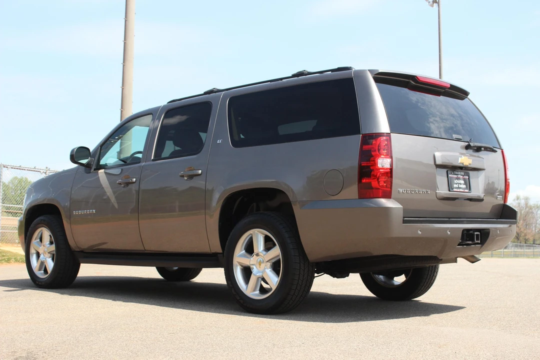 2012 Chevrolet Suburban 10th Gen - Image 19 of 21