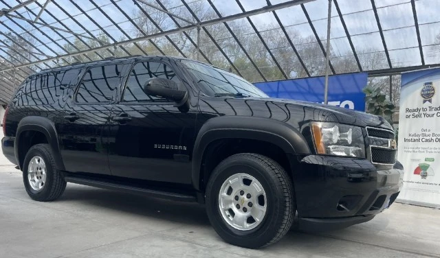 2012 Chevrolet Suburban 10th Gen - Image 3 of 31