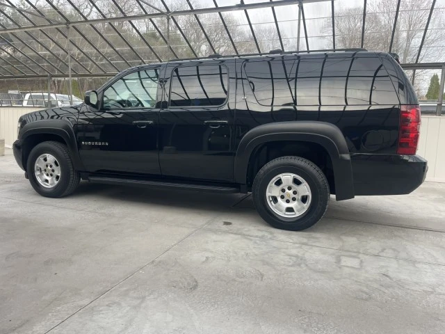 2012 Chevrolet Suburban 10th Gen - Image 19 of 31