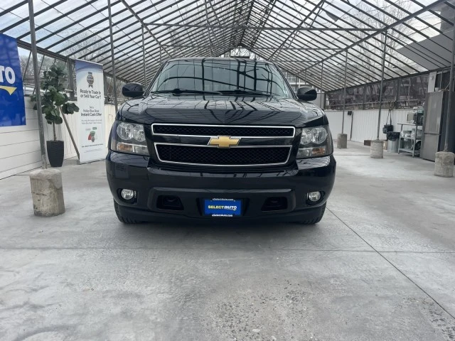 2012 Chevrolet Suburban 10th Gen - Image 2 of 31