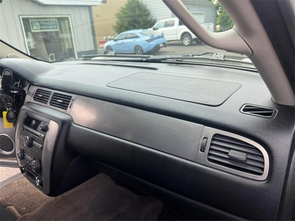 2012 Chevrolet Suburban 10th Gen - Image 31 of 31