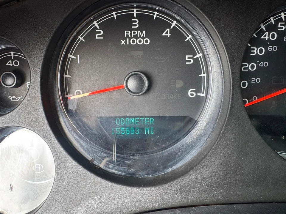 2012 Chevrolet Suburban 10th Gen - Image 18 of 31