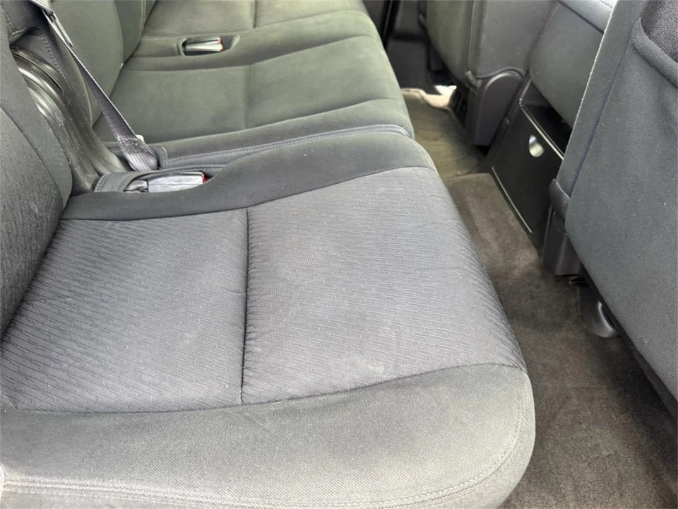 2012 Chevrolet Suburban 10th Gen - Image 27 of 31