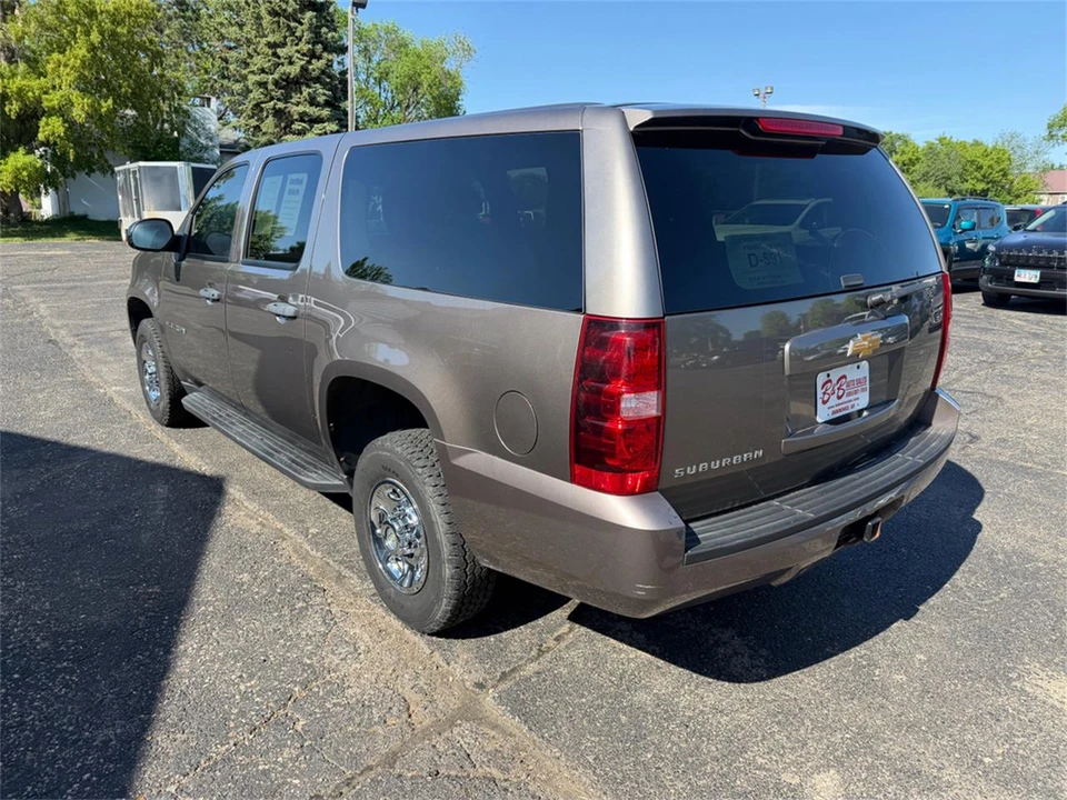 2012 Chevrolet Suburban 10th Gen - Image 9 of 31