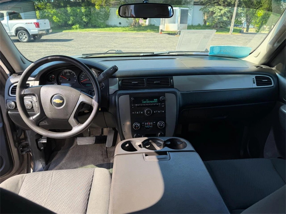2012 Chevrolet Suburban 10th Gen - Image 6 of 31