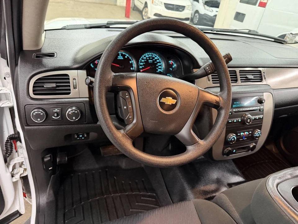 2012 Chevrolet Suburban 10th Gen - Image 10 of 21