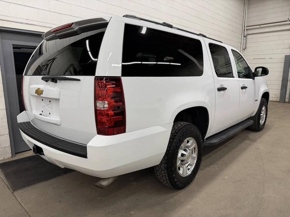 2012 Chevrolet Suburban 10th Gen - Image 2 of 21