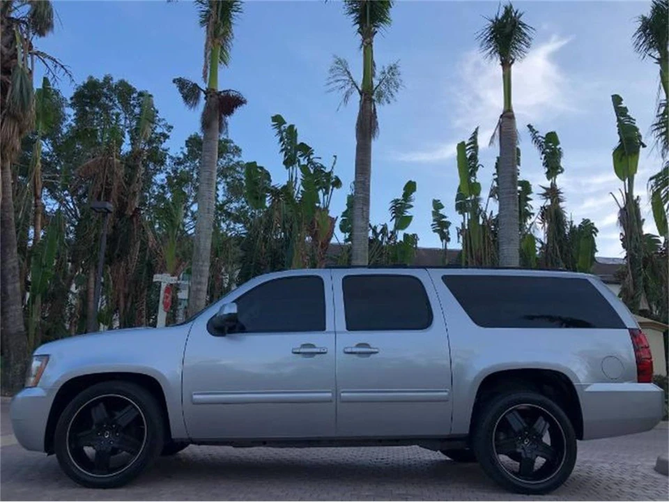 2012 Chevrolet Suburban 10th Gen - Image 2 of 22