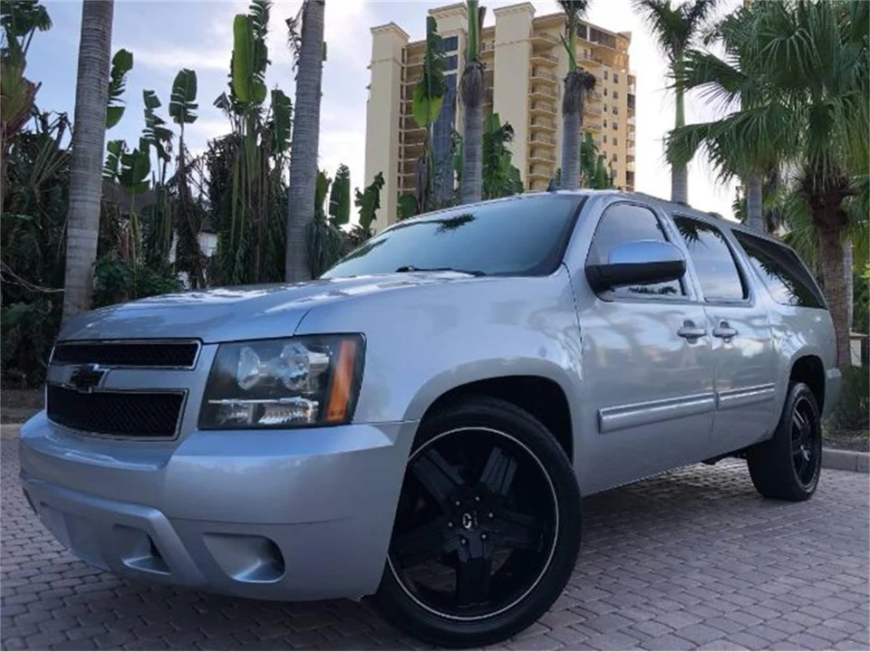 2012 Chevrolet Suburban 10th Gen - Image 19 of 22