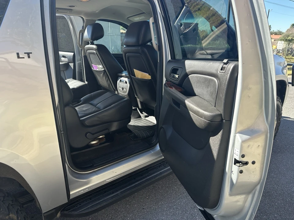 2012 Chevrolet Suburban 10th Gen - Image 10 of 18