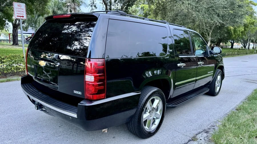 2012 Chevrolet Suburban 10th Gen - Image 3 of 29