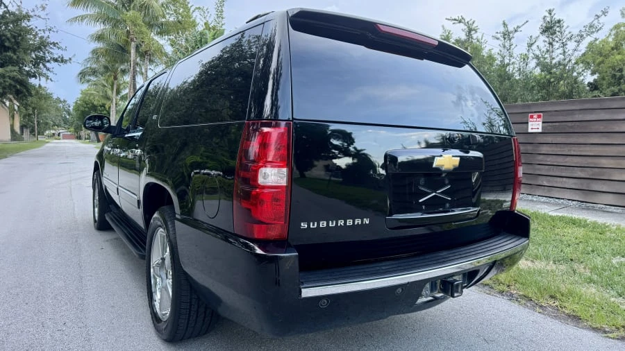 2012 Chevrolet Suburban 10th Gen - Image 10 of 29