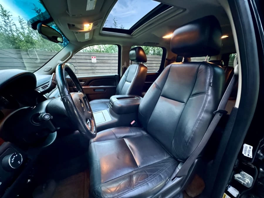 2012 Chevrolet Suburban 10th Gen - Image 13 of 29