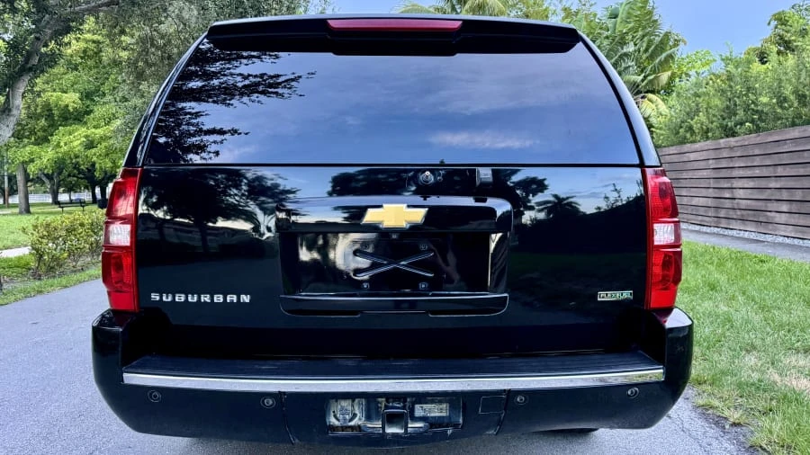 2012 Chevrolet Suburban 10th Gen - Image 5 of 29