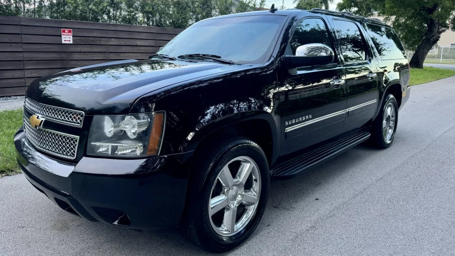 2012 Chevrolet Suburban 10th Gen - Image 6 of 29