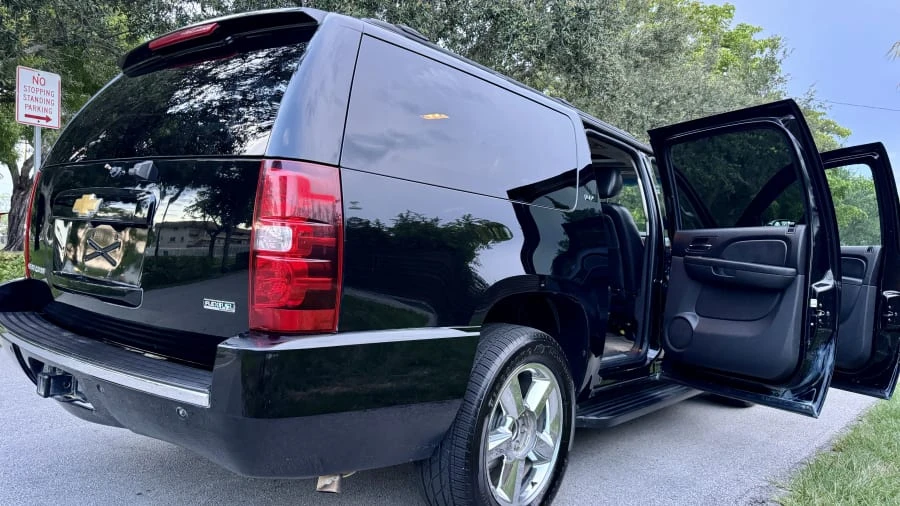 2012 Chevrolet Suburban 10th Gen - Image 7 of 29