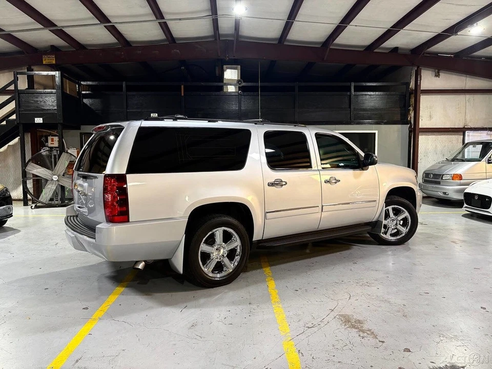2012 Chevrolet Suburban 10th Gen - Image 9 of 21