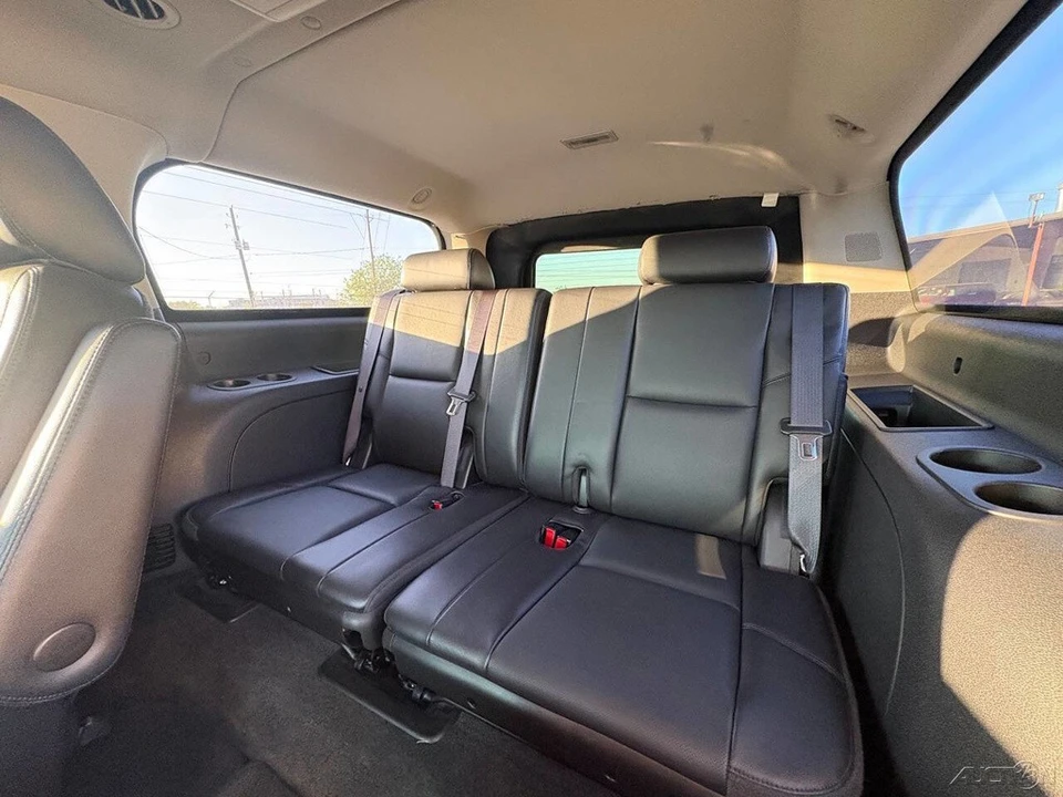 2012 Chevrolet Suburban 10th Gen - Image 14 of 21