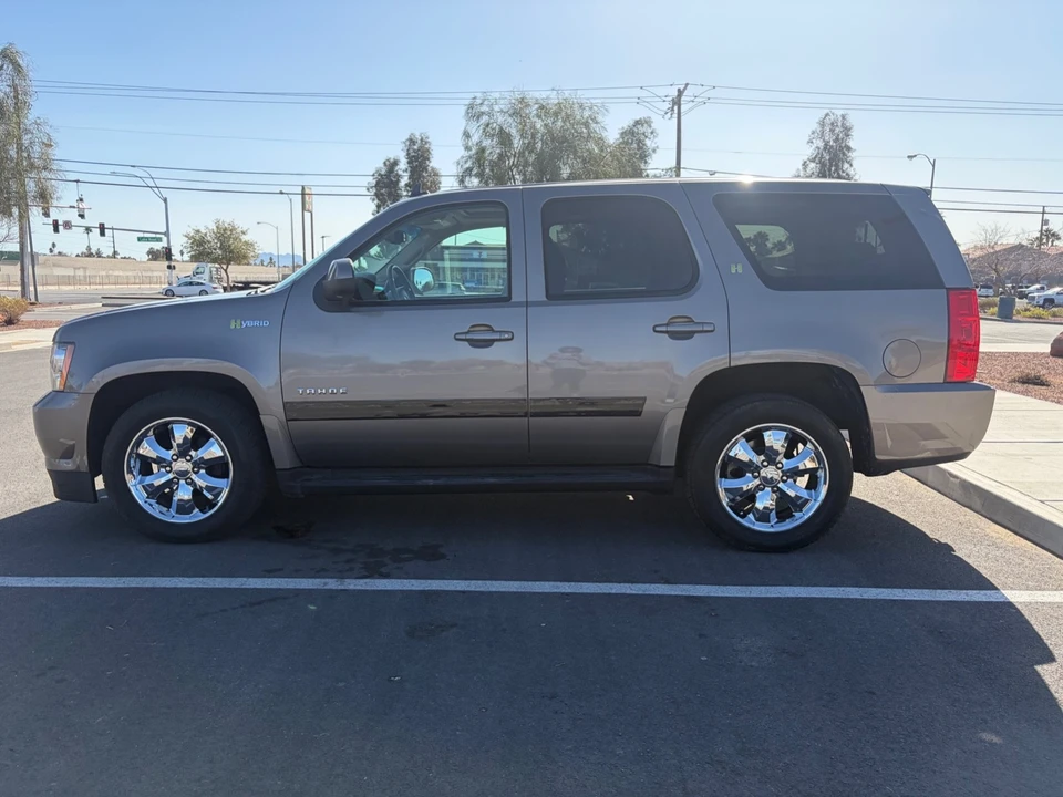 2012 Chevrolet Tahoe 3rd Gen - Image 2 of 20