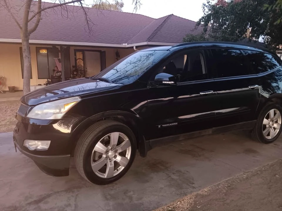 2012 Chevrolet Traverse - Image 2 of 4